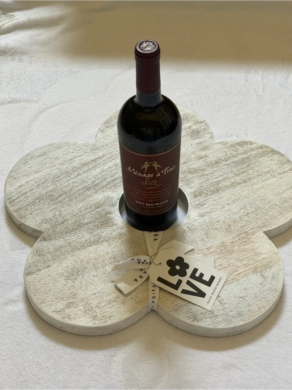 LOVE Daisy Mango Wood Charcuterie Board Cheese Board Round Wine Holder 17.5
